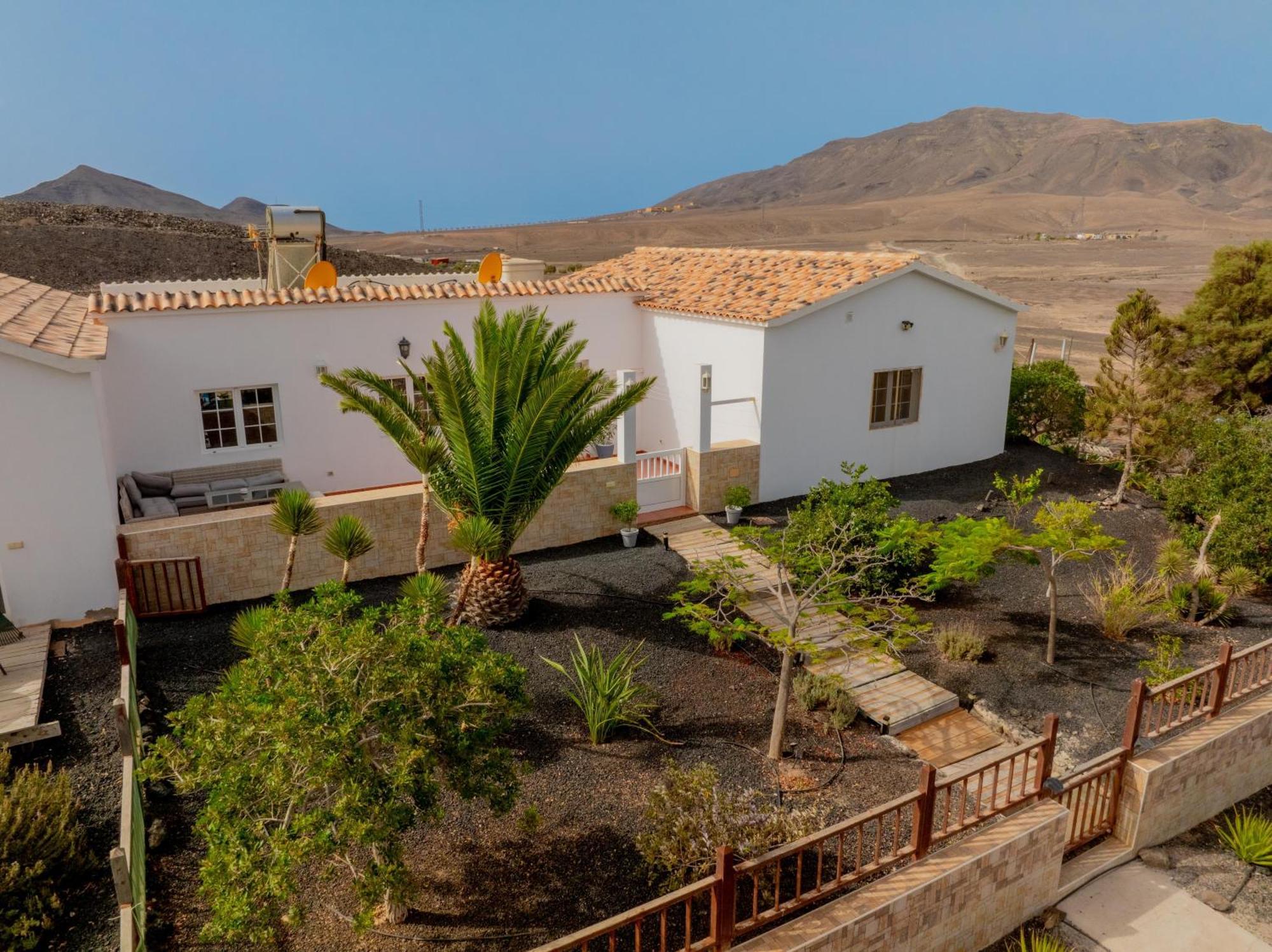 Casa Amaya - Spacious House With Pool, Large Garden, Bbq, 2 Terraces, And Ideal Location El Charco  المظهر الخارجي الصورة