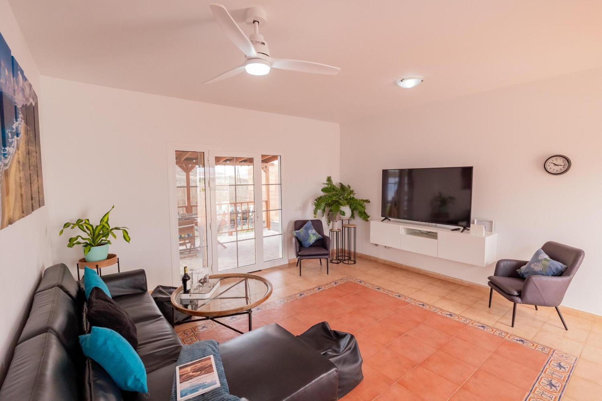 Casa Amaya - Spacious House With Pool, Large Garden, Bbq, 2 Terraces, And Ideal Location El Charco  المظهر الخارجي الصورة