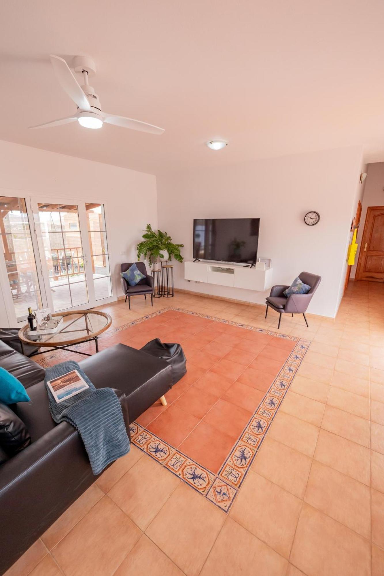 Casa Amaya - Spacious House With Pool, Large Garden, Bbq, 2 Terraces, And Ideal Location El Charco  المظهر الخارجي الصورة