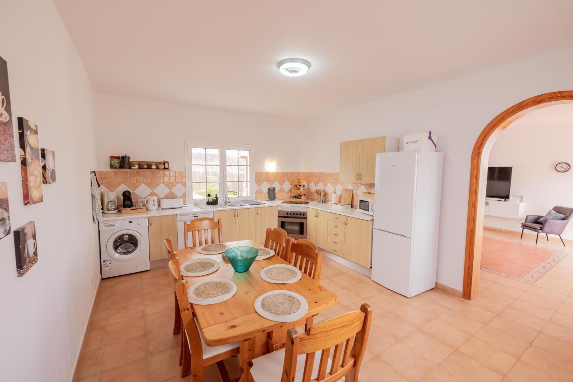Casa Amaya - Spacious House With Pool, Large Garden, Bbq, 2 Terraces, And Ideal Location El Charco  المظهر الخارجي الصورة